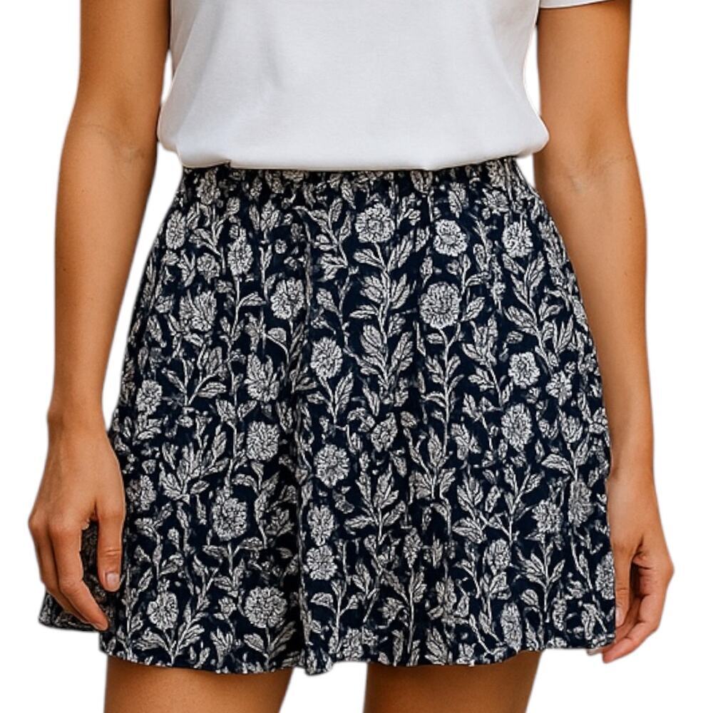 C & C California Sz L Blue & White Rayon Floral Skirt lightweight | NWOT